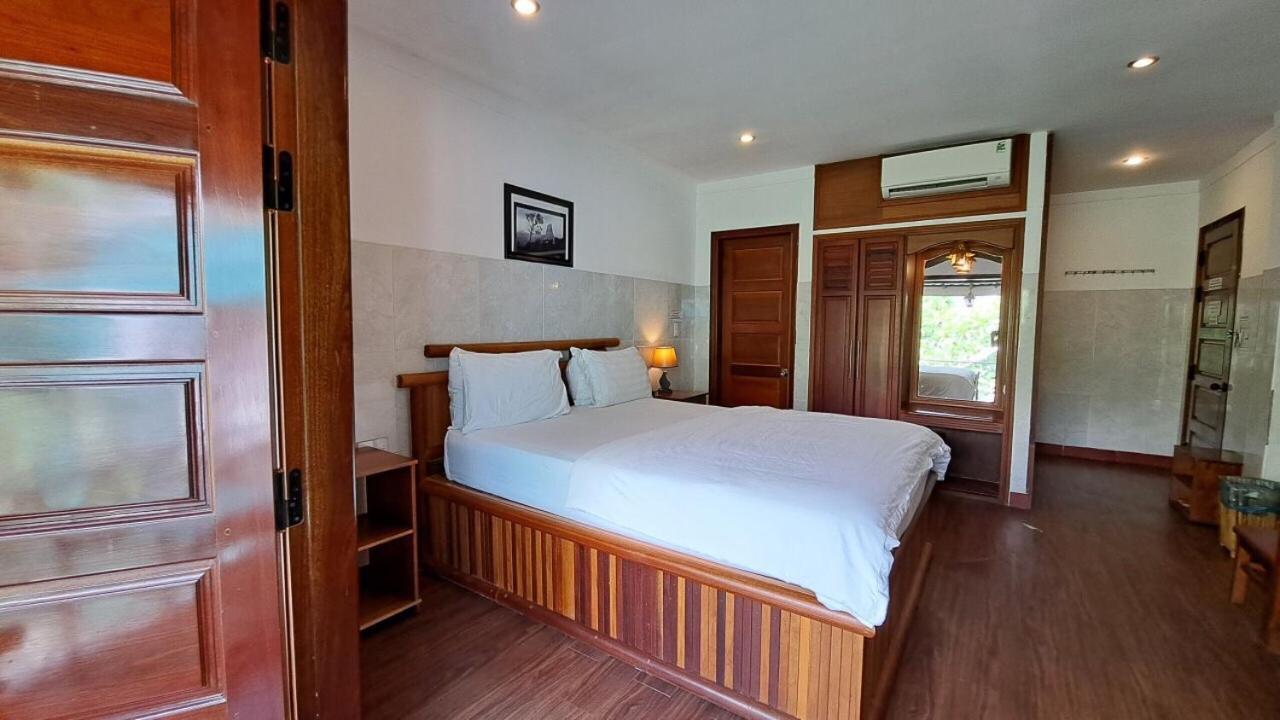 Konklor Hotel Kon Tum Bilik gambar
